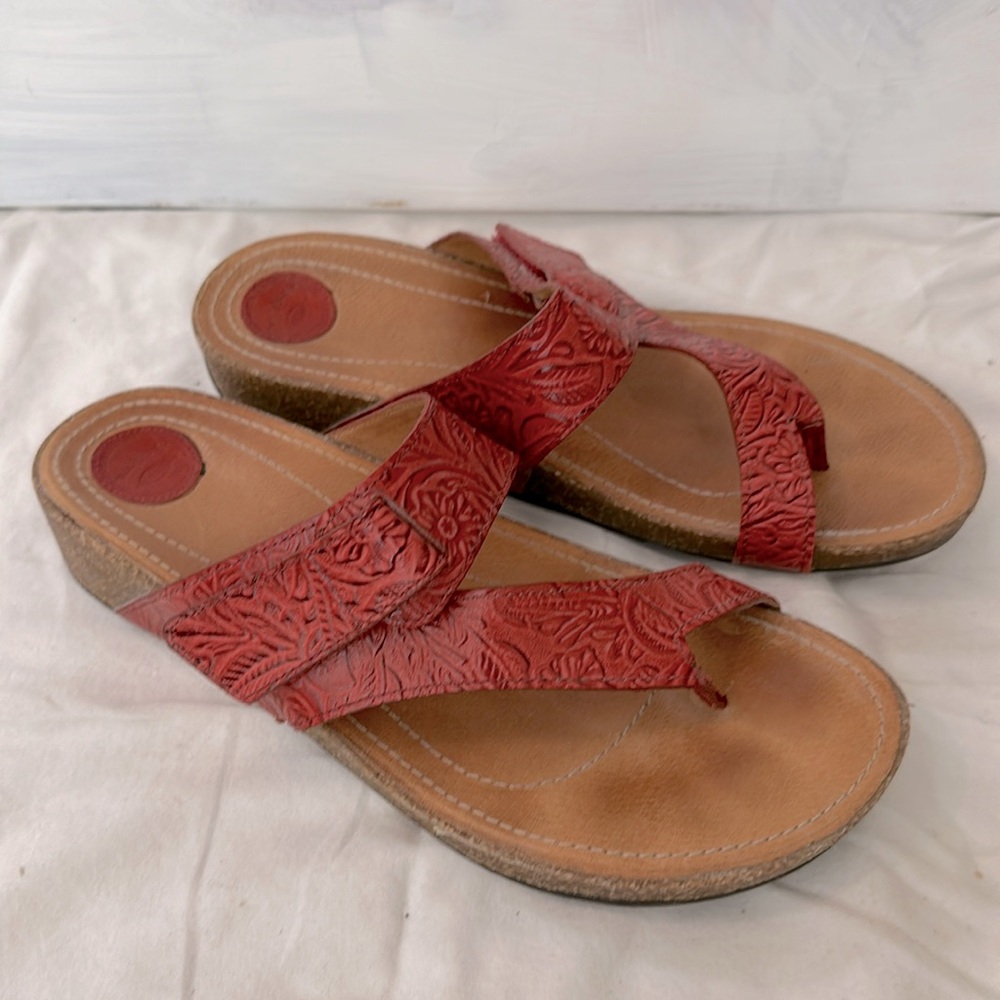 Nurture red sandals leather